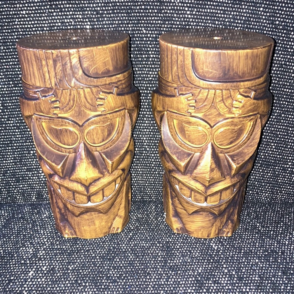 🗿🏝Tiki Mugs! Two Rare Whirley Drinkworks Brown Plastic Cups w/ Straw Hole 🍹🗿